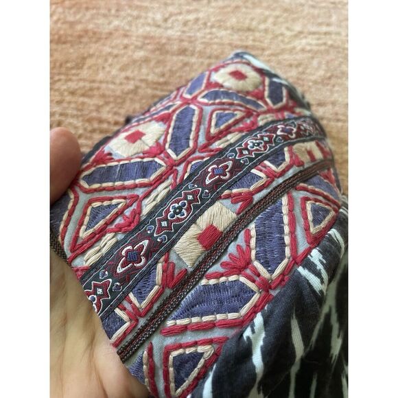 One September Anthropologie Boho Embroidered Tunic Blouse Black Red Ikat Print S - Picture 8 of 10